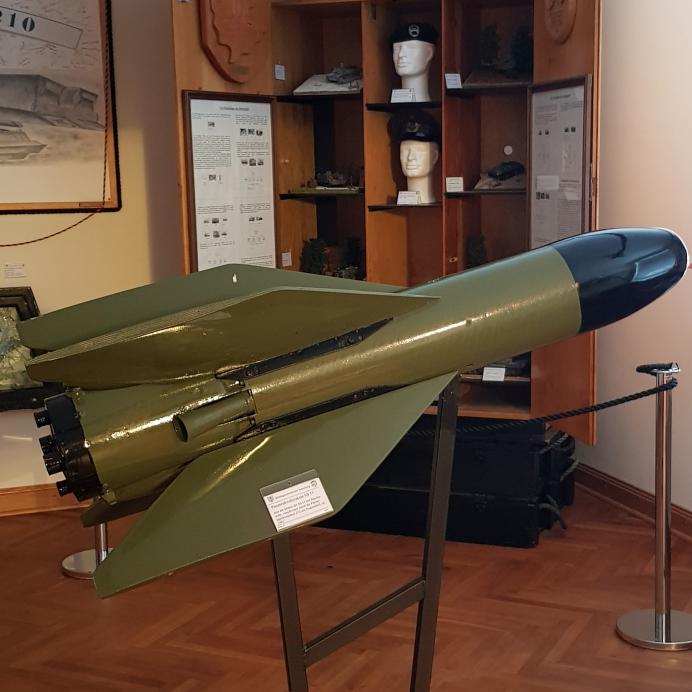 Anti-tank guided missile SS11 - Picture 1