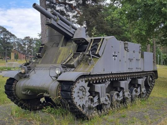 Leichte Panzerhaubitze M7B2 "Priest"